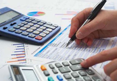 根据我国企业会计准则的规定，会计期间可分为