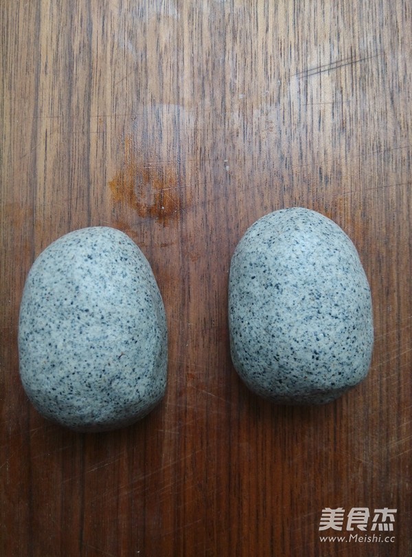 龙猫黑芝麻汤圆