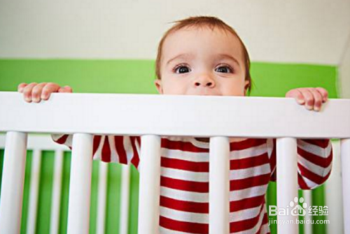 宝宝坠床后该怎么办以及应对措施？