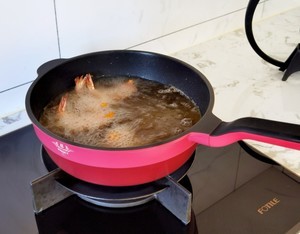 金沙玉米凤尾虾的做法
