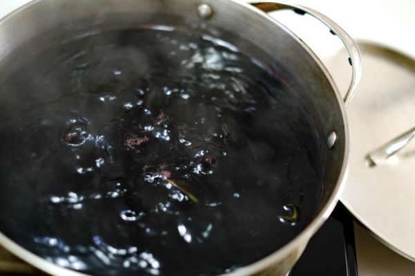 椰奶香兰黑米布丁