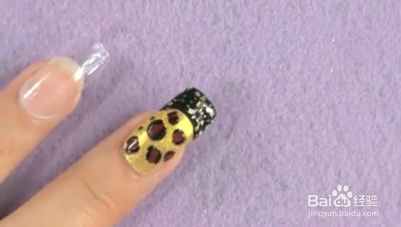美甲：[2]如何做性感豹纹？