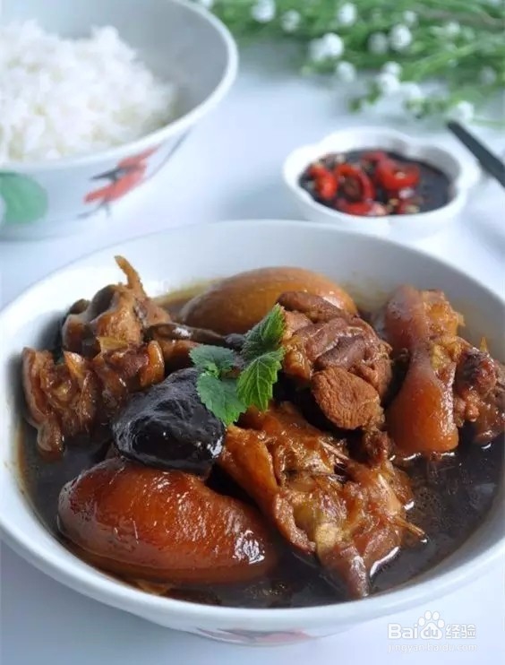 九段香团年肘子的做法