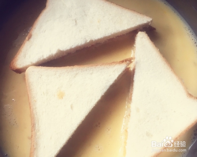 味道绝美的法式吐司花生酱香蕉三明治