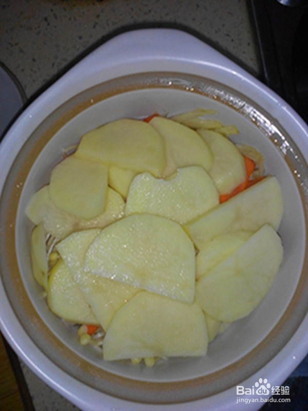 砂锅三鲜煲脆骨