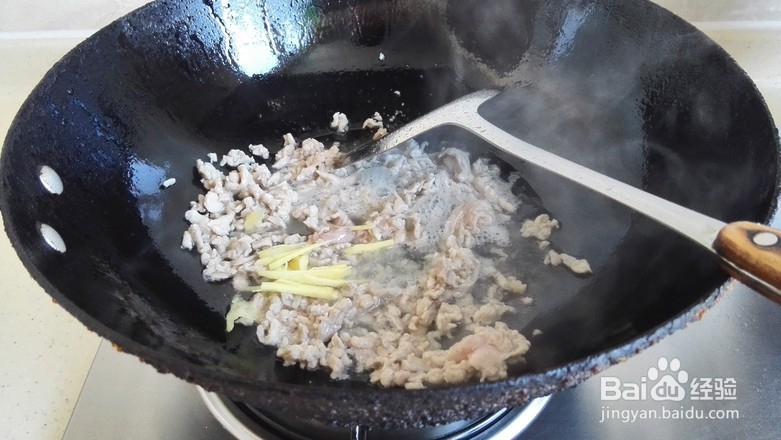 荠菜炒肉丝的做法