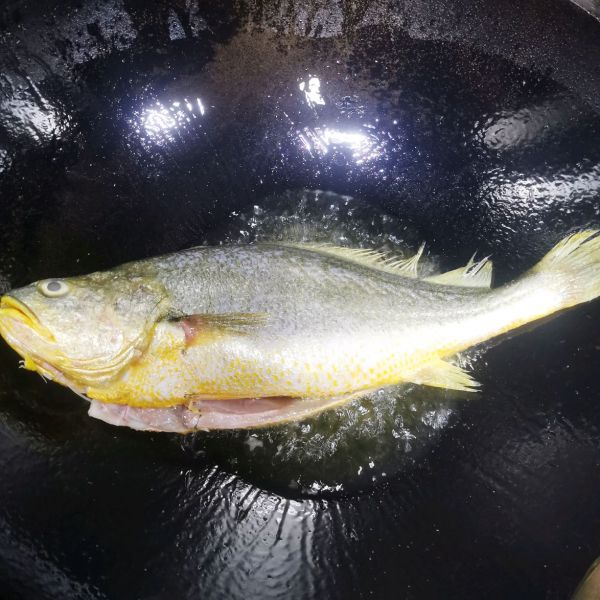 家常大黄鱼炖豆泡