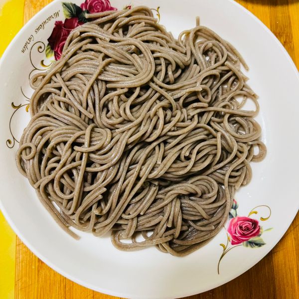 凉拌虾仁荞麦面