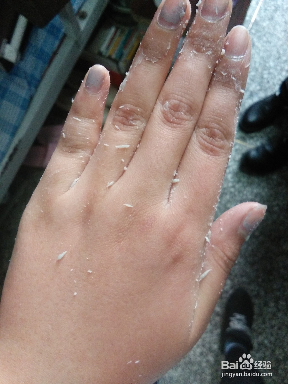 怎样做手膜让手美白嫩滑？