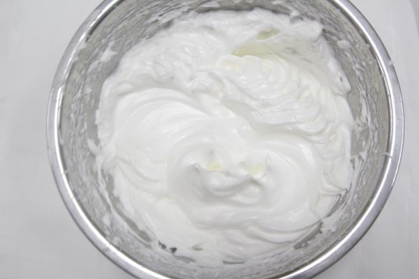 蔓越梅戚风蛋糕