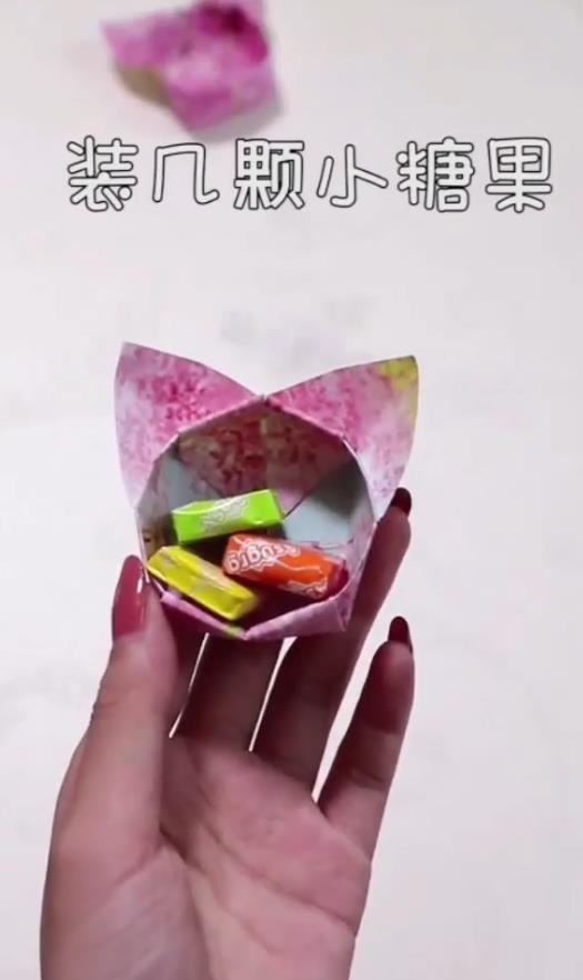 怎么用纸折耳朵盒子