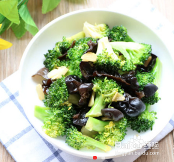 凉拌木耳西兰花