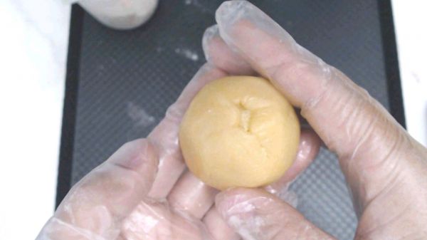 蔓越莓椰蓉月饼