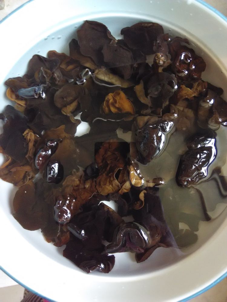 黑木耳炒肉片的做法，味道特别棒！