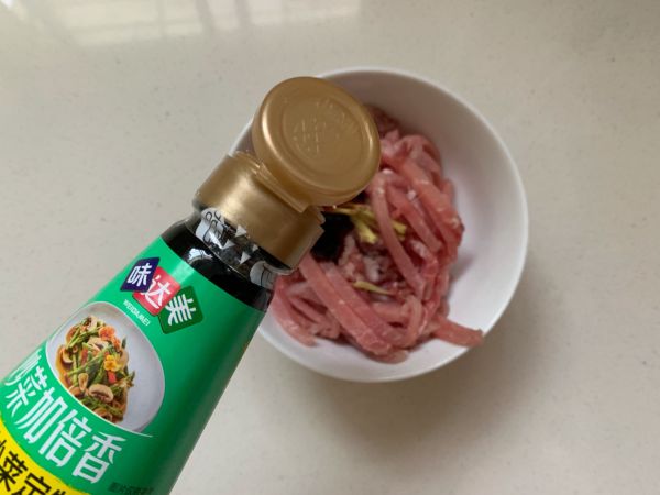 黑椒干煸肉丝芹菜