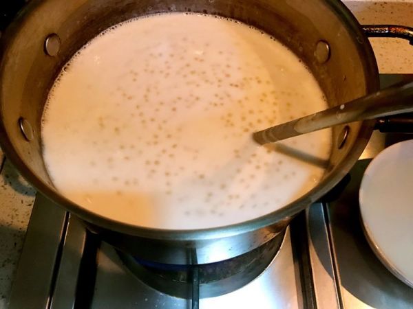 草莓椰奶西米露