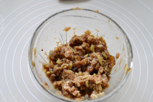 香菇榨菜蒸肉饼