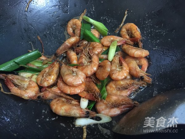 椒盐鲜露虾的做法