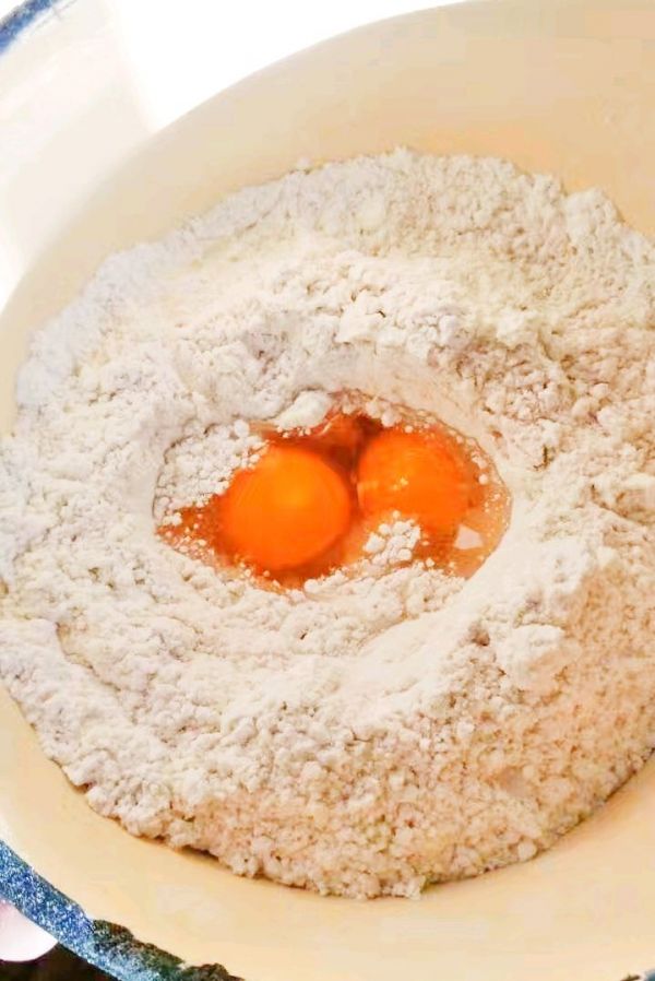 纯手工鸡蛋手擀面