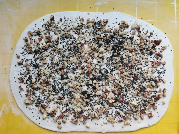 黑芝麻红枣核桃老面馒头