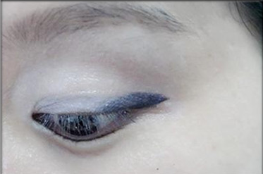 蓝色妩媚猫眼妆