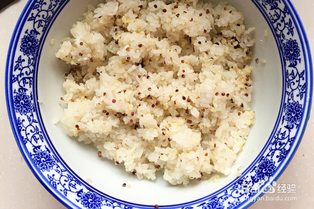 给对象做的藜麦蛋黄肉松三角饭团