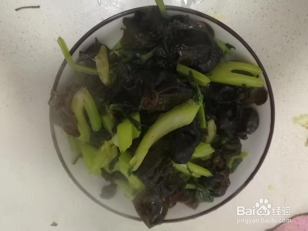 家常菜芹菜炒木耳怎么做才好吃