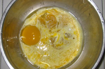 电饭煲版戚风蛋糕的制作方法