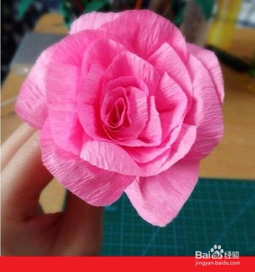 <b>漂亮的彩纸花朵怎样用折皱纸叠出</b>