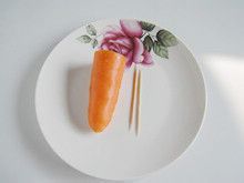 为美食增加几分色彩—巧做胡萝卜花