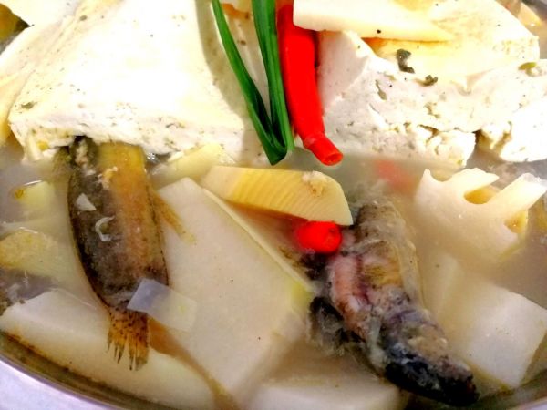 傣味泥鳅钻豆腐