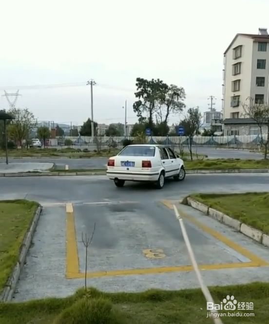 科目二倒车入库小技巧