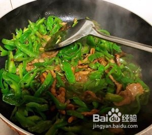 健康养生佳品青椒炒肉丝的做法