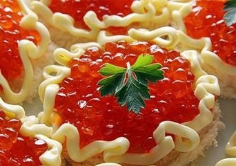 在满洲里旅游品尝俄罗斯美食