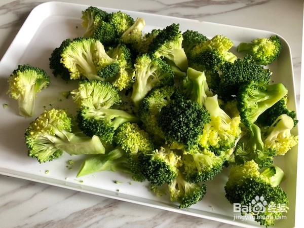 教你做虾仁炒西兰花