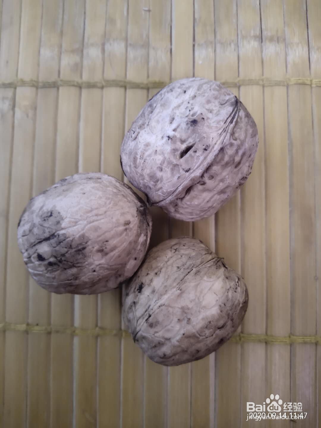 如何快速的剥核桃皮