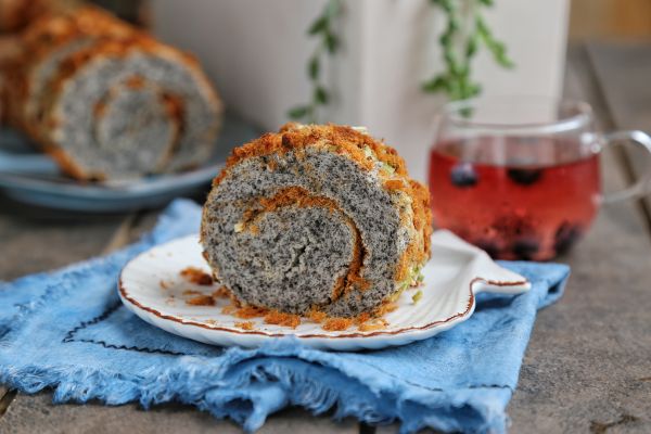 黑芝麻肉松蛋糕卷