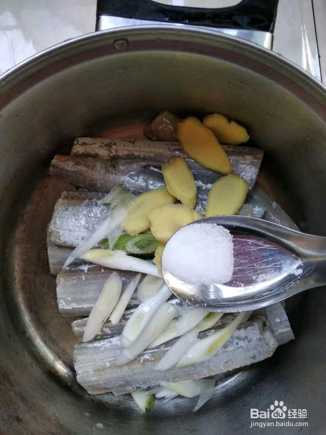 脆皮糖醋带鱼的做法