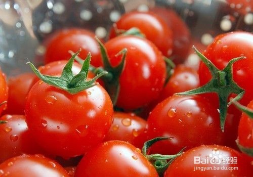 <b>经常吃西红柿能够预防和治疗哪些疾病</b>