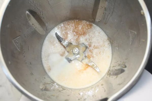 哈密瓜冰淇淋是一道美味甜品