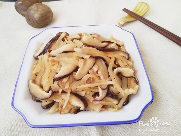 萝卜烧香菇的做法