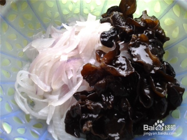 怎么做凉拌黑木耳洋葱菜
