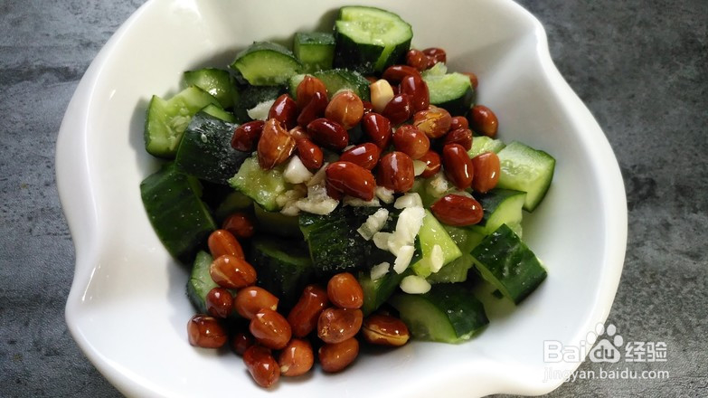 炸花生米拌黄瓜的制作方法