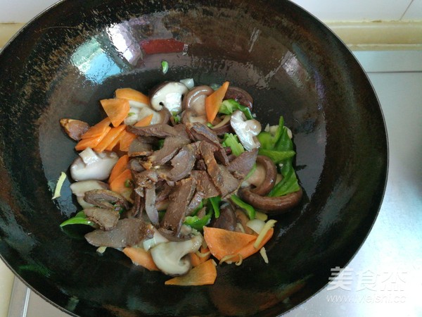 香菇青椒炒猪心