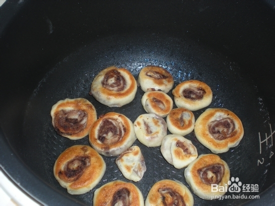 夏天怎么做快手面点——电饭锅版豆沙卷儿