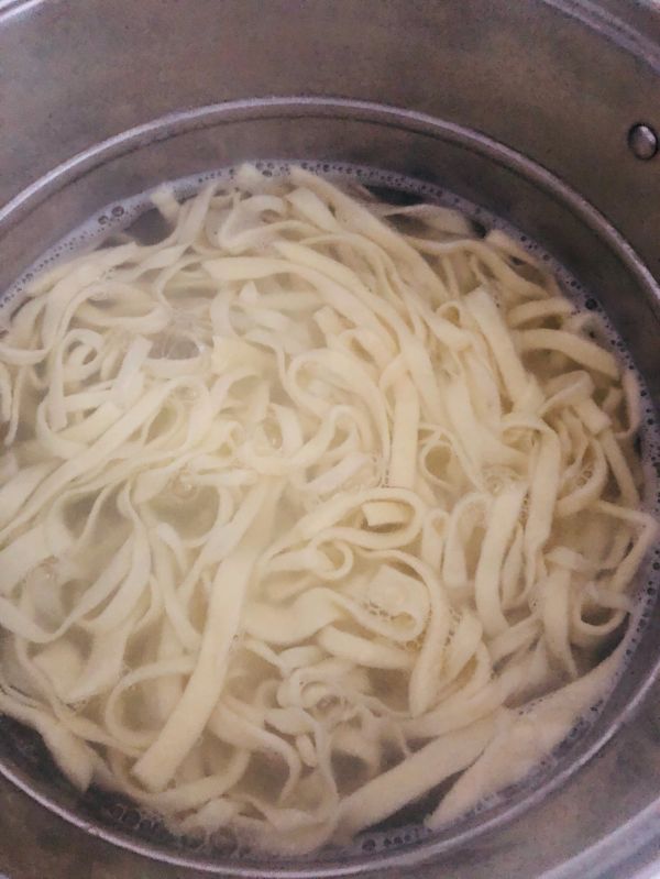 骨汤牛肉手擀面