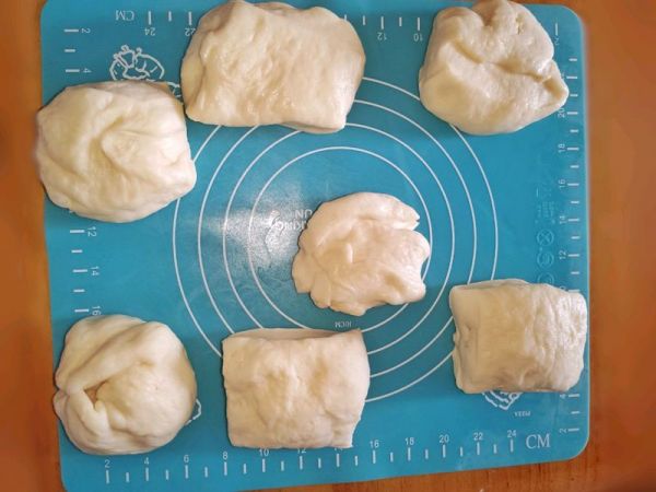 奶黄馅节日面包