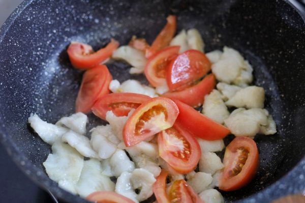 番茄龙利鱼低脂鲜汤