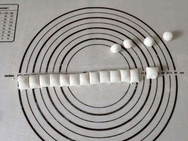 牛奶红豆糯米丸子