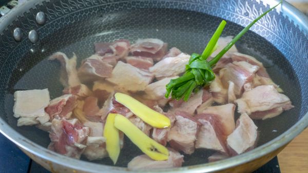 西红柿土豆焖牛腩